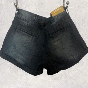 mossimo LOWER WAIST and STRAIGHT HIP Women’s Denim shorts Size 5